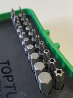 Набір біт і головок з тріскачкою TOPTUL 1/4" 41ед. (12-гр.) GADW4502 замовити