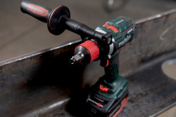 Акумуляторна дриль-шуруповерт Metabo BS 18 LTX-3 BL QI Metal акція