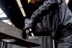 Акумуляторна дриль-шуруповерт Metabo BS 18 LTX-3 BL I Metal в Україні