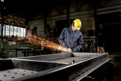 Акумуляторна кутова шліфувальна машина Metabo WB 18 LT BL 11-125 Quick в Украине