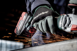 Акумуляторна кутова шліфувальна машина Metabo WVB 18 LT BL 11-115 Quick в Україні