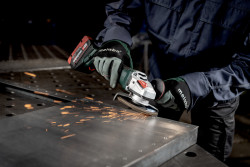 Акумуляторна кутова шліфувальна машина Metabo WVB 18 LT BL 11-115 Quick 