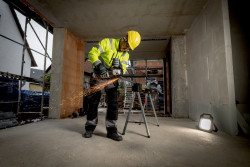 Акумуляторна кутова шліфувальна машина Metabo WVB 18 LT BL 11-125 Quick не дорого