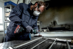 Акумуляторна кутова шліфувальна машина Metabo WVB 18 LT BL 11-125 Quick Inox купити