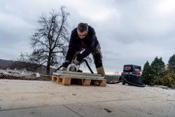 Акумуляторна кутова шліфувальна машина Metabo WVB 18 LTX BL 15-125 Quick в Україні