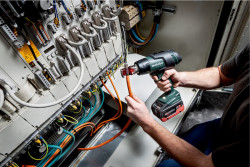 Акумуляторний фен технічний Metabo HG 18 LTX 500 купити