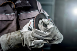 Кутова шліфувальна машина Metabo WP 13-125 Quick в Україні