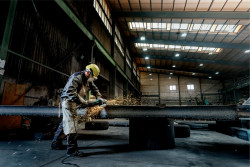 Кутова шліфувальна машина Metabo WE 26-230 MVT Quick в Україні