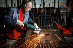 Кутова шліфувальна машина Metabo WE 24-230 MVT Quick не дорого