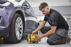 Компрессор повітряний акумуляторний DeWALT DCC018N в Україні