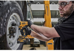 Гайковерт ударний акумуляторний безщітковий DeWALT DCF891P2G акція