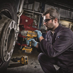 Гайковерт ударний акумуляторний безщітковий DeWALT DCF899HNT не дорого