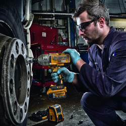 Гайкокрут ударний акумуляторний безщітковий DeWALT DCF899P2 фото