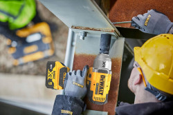 Гайковерт ударний акумуляторний безщітковий DeWALT DCF900N фото