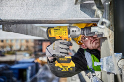Гайковерт ударний акумуляторний безщітковий DeWALT DCF900N в інтернет-магазині