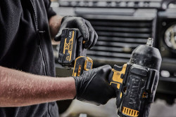 Гайковерт ударний акумуляторний безщітковий DeWALT DCF900P2G цена