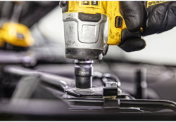 Гайковерт ударный акумуляторний безщітковий DeWALT DCF902D2 заказать