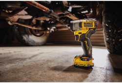 Гайковерт ударный акумуляторний безщітковий DeWALT DCF902D2 в интернет-магазине
