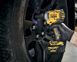 Гайковерт ударный акумуляторний безщітковий DeWALT DCF903P1 не дорого
