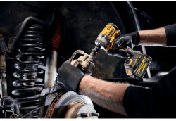 Гайковерт ударний акумуляторний безщітковий DeWALT DCF921P2G заказать