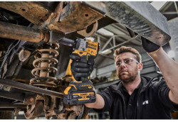 Гайковерт ударний акумуляторний безщітковий DeWALT DCF923N в Украине