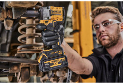 Гайковерт ударний акумуляторний безщітковий DeWALT DCF923N заказать