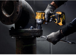 Гайковерт ударний акумуляторний безщітковий DeWALT DCF923N 