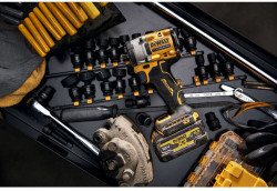 Гайковерт ударний акумуляторний безщітковий DeWALT DCF923P2G заказать