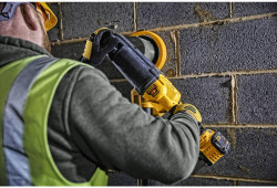 Дриль акумуляторний безщітковий DeWALT DCD470N фото