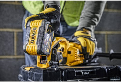 Дриль акумуляторний безщітковий DeWALT DCD470N ціна
