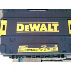 Дриль-шурупокрут акумуляторний безщітковий DeWALT DCD777L2T в інтернет-магазині