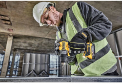 Дриль-шуруповерт аккумуляторний безщітковий DeWALT DCD800NT в Україні