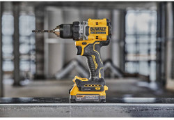 Дриль-шуруповерт аккумуляторний безщітковий DeWALT DCD800NT не дорого