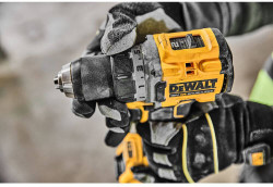 Дриль-шуруповерт аккумуляторний безщітковий DeWALT DCD800NT в інтернет-магазині