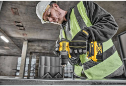 Дриль-шуруповерт акумуляторна безщіткова DeWALT DCD800P2T в Украине