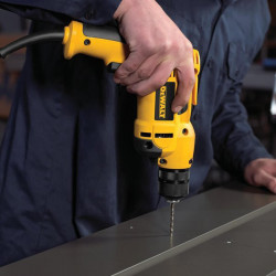 Дриль мережевий DeWALT DWD014S фото
