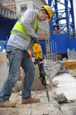 Молоток відбійний мережевий DeWALT D25960K скидки