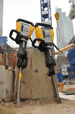 Молоток відбійний мережевий DeWALT D25960K 