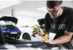 Пістолет гарячого повітря - акумуляторний фен DeWALT DCE530N ціна