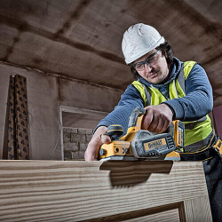 Рубанок акумуляторний безщітковий DeWALT DCP580P2 в интернет-магазине