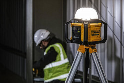 Ліхтар світлодіодний акумуляторний DeWALT DCL074 фото