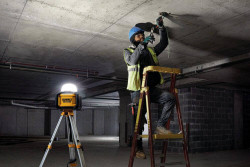 Ліхтар світлодіодний акумуляторний DeWALT DCL074 акция
