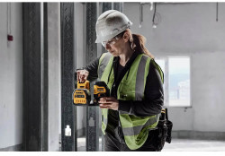 Уровень лазерний лінійний DeWALT DCE088D1G18 ціна