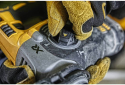 Перфоратор акумуляторний безщітковий SDS-Plus DeWALT DCH274N фото