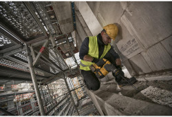 Перфоратор акумуляторний безщітковий SDS-Plus DeWALT DCH333NT не дорого
