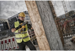 Перфоратор акумуляторний безщітковий SDS-Plus DeWALT DCH333NT фото