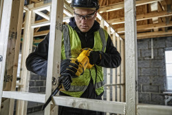 Пила шабельна мережева DeWALT DWE305PK ціна
