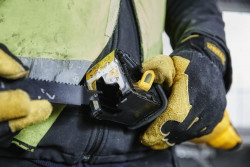 Пила шабельна мережева DeWALT DWE305PK Arsenal Grand