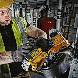Пила стрічкова аккумуляторна DeWALT DCS371N не дорого