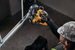 Пила стрічкова акумуляторна безщіткова DeWALT DCS377NT 